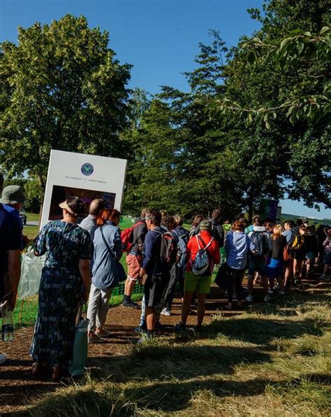 the queue at wimbledon|A GUIDE TO QUEUEING .